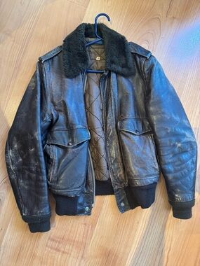 Top Gun-Style Vintage Leather Jacket